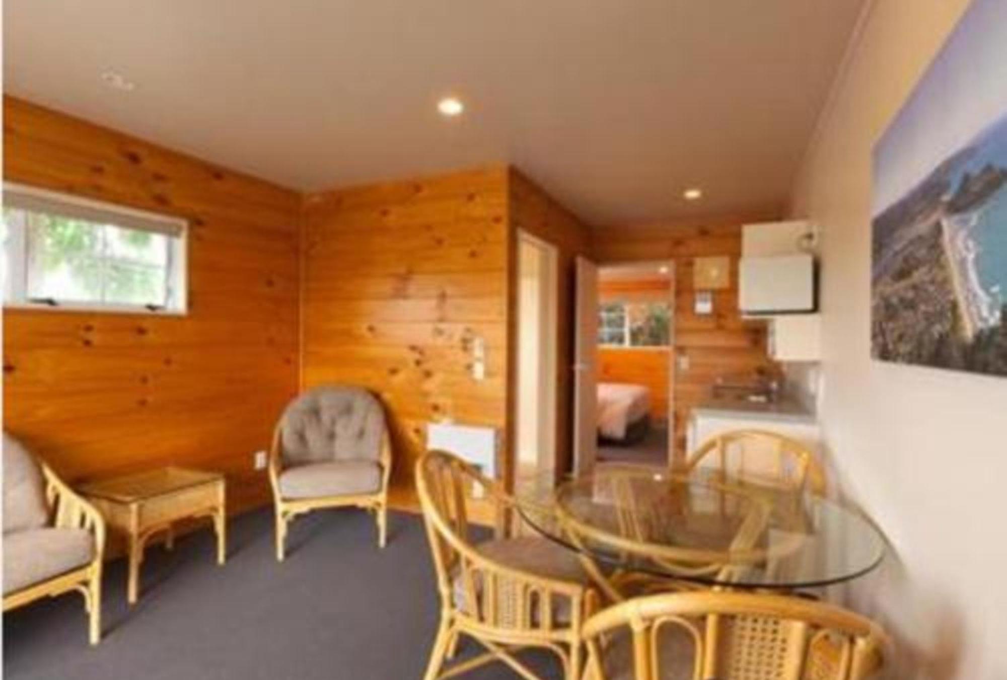 Pauanui Pines Motor Lodge Værelse billede