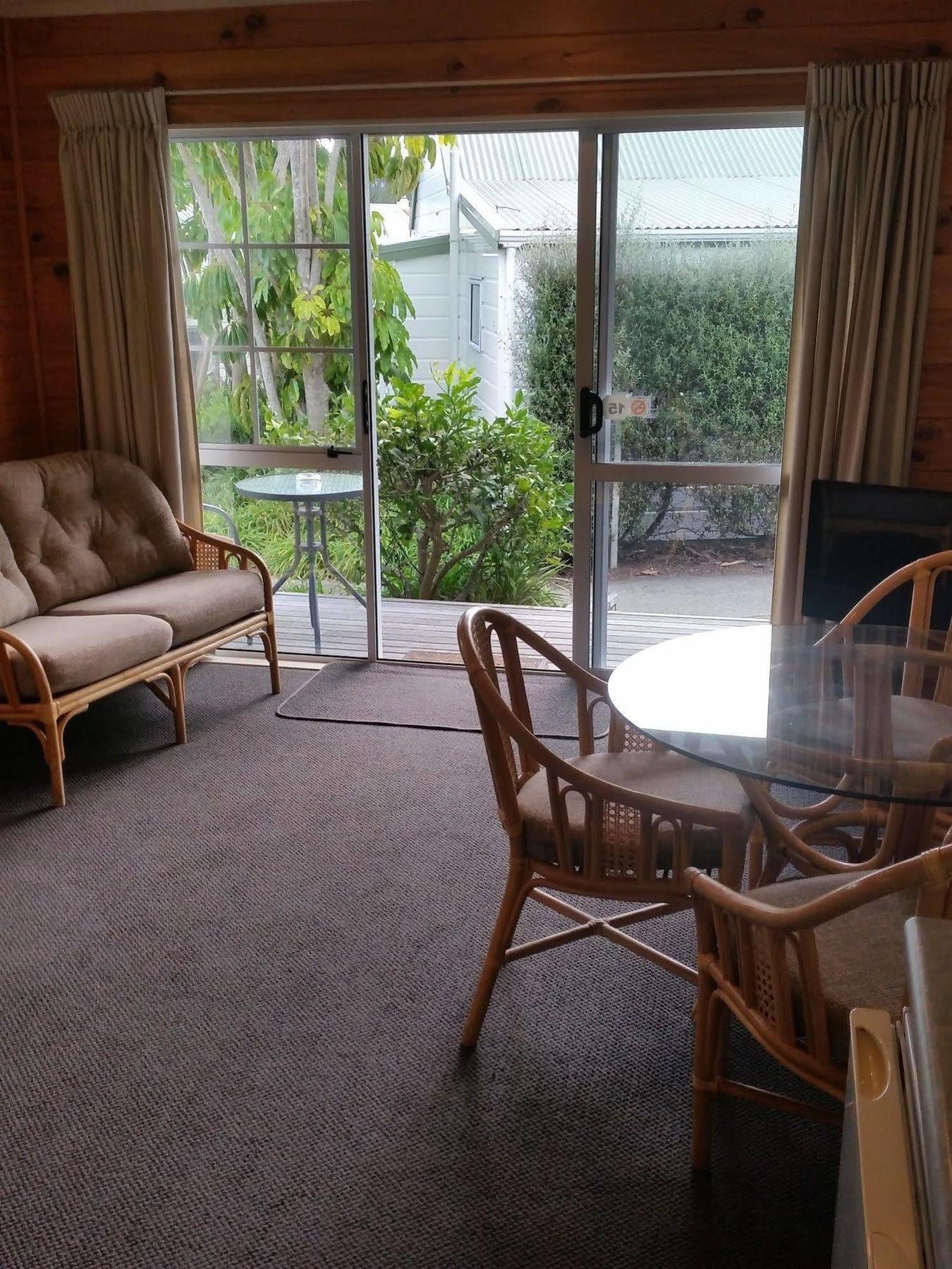 Pauanui Pines Motor Lodge Eksteriør billede