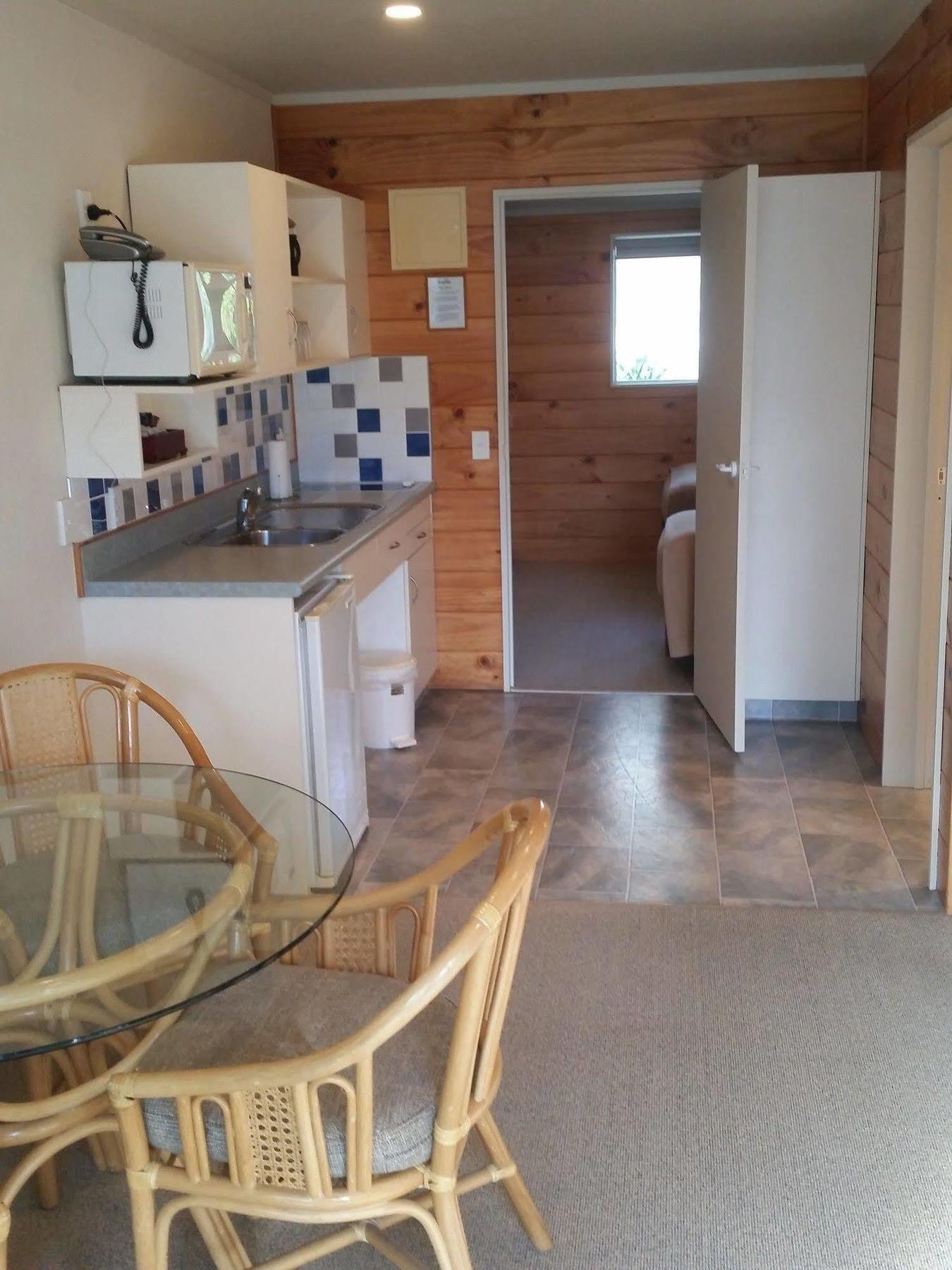Pauanui Pines Motor Lodge Eksteriør billede