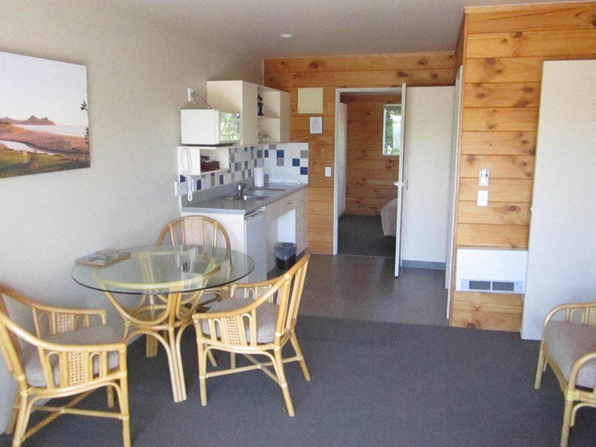 Pauanui Pines Motor Lodge Eksteriør billede